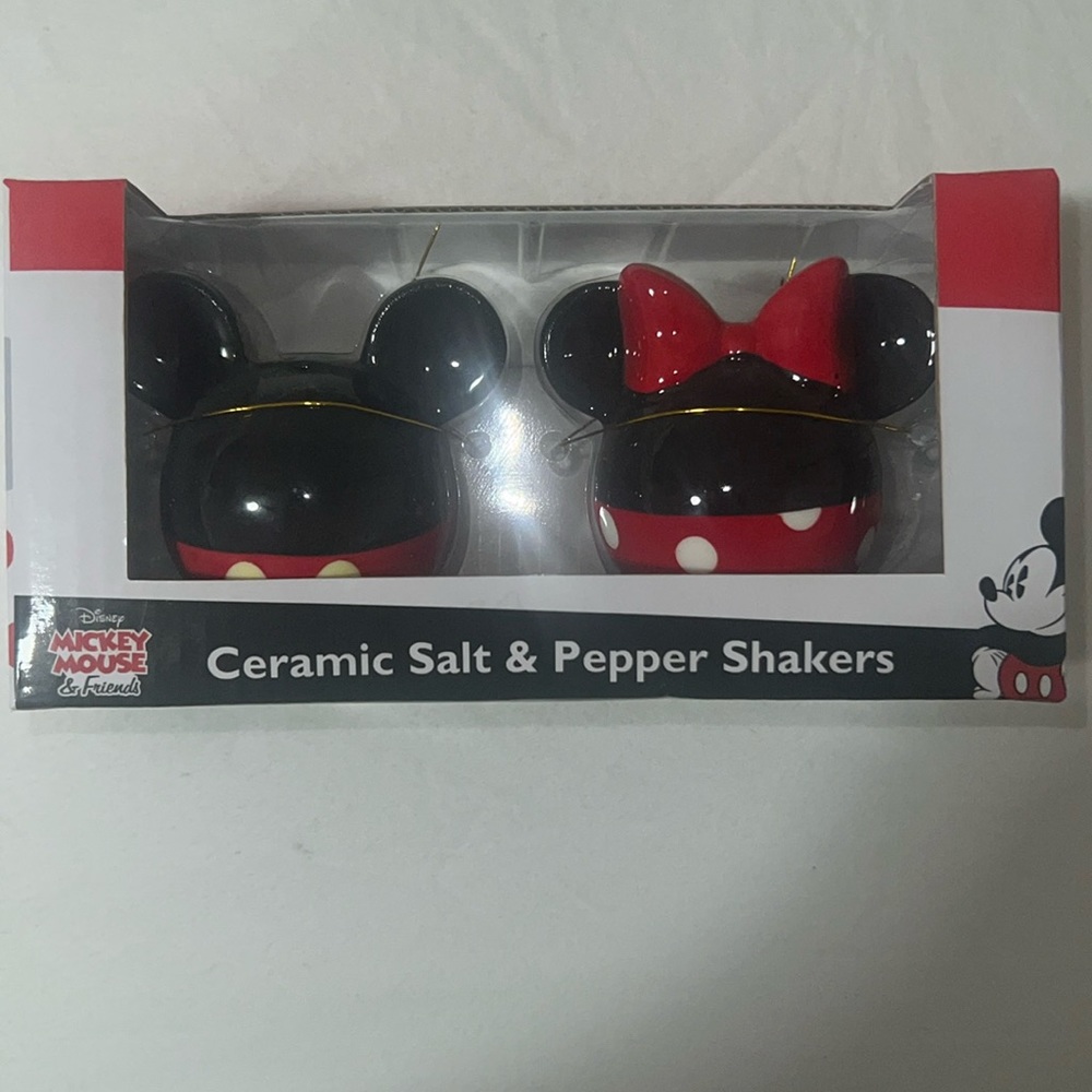 Ceramic salt & pepper shakers